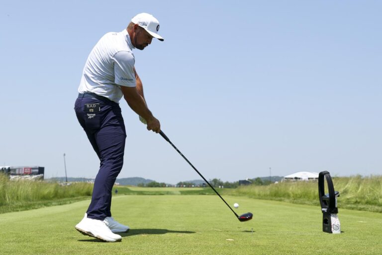 pro golfer tee shot routine focus